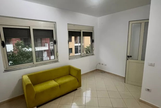 Shtepi ne shitje Apartament ne Tirane, 2+1, Mobilimi E mobiluar, Pagesa 155,000  Euro.