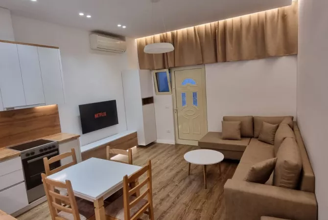 Jepet me qera garsoniere, ne Astir