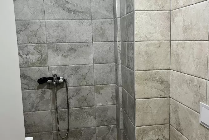 Shtepi me qera Apartament ne Tirane, 2+1, Mobilimi E mobiluar, Pagesa 700  Euro.