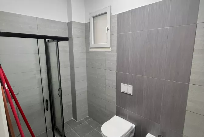 Shtepi me qera Apartament ne Tirane, 2+1, Mobilimi E mobiluar, Pagesa 700  Euro.
