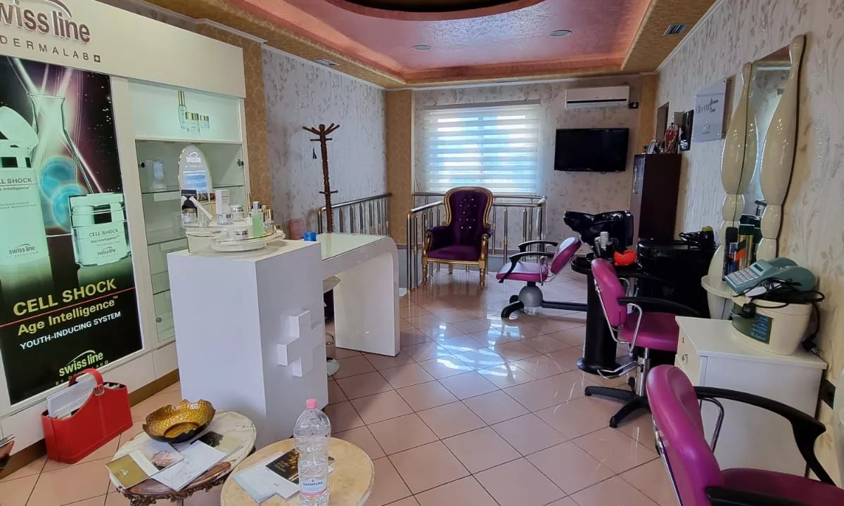 Jepet me qera Ambient tek Mine Peza