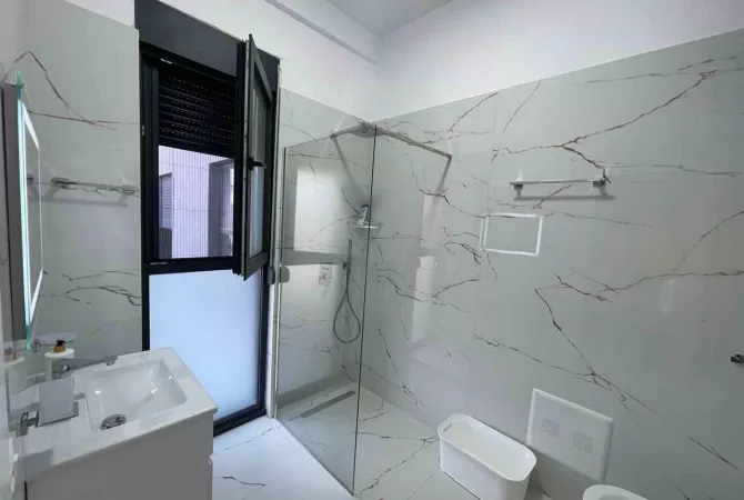 Shtepi me qera Apartament ne Tirane, 2+1, Mobilimi E mobiluar, Pagesa 800  Euro.