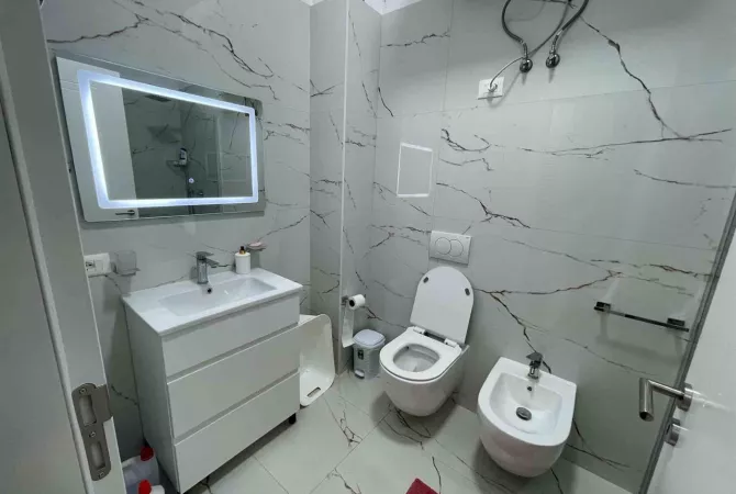 Shtepi me qera Apartament ne Tirane, 2+1, Mobilimi E mobiluar, Pagesa 800  Euro.