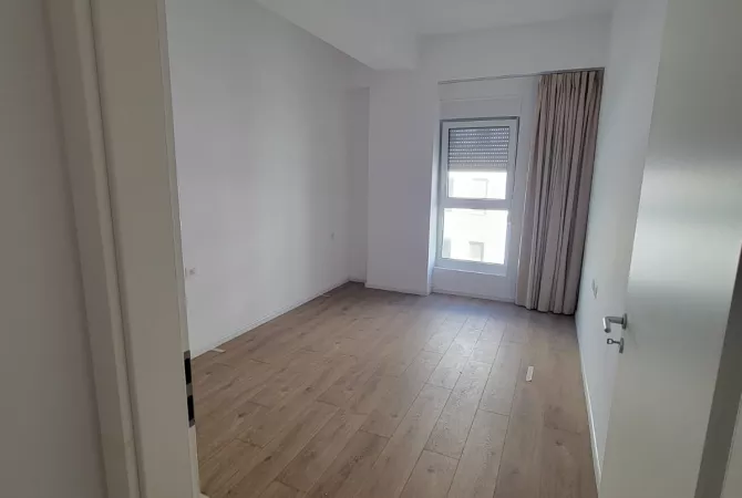 Shtepi me qera Apartament ne Tirane, 1+1, Mobilimi Pjeserisht e mobiluar, Pagesa 40,000  Leke.