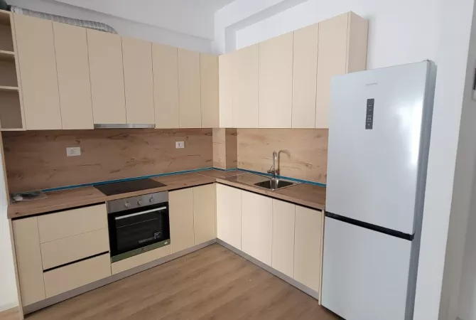 Shtepi me qera Apartament ne Tirane, 1+1, Mobilimi Pjeserisht e mobiluar, Pagesa 40,000  Leke.