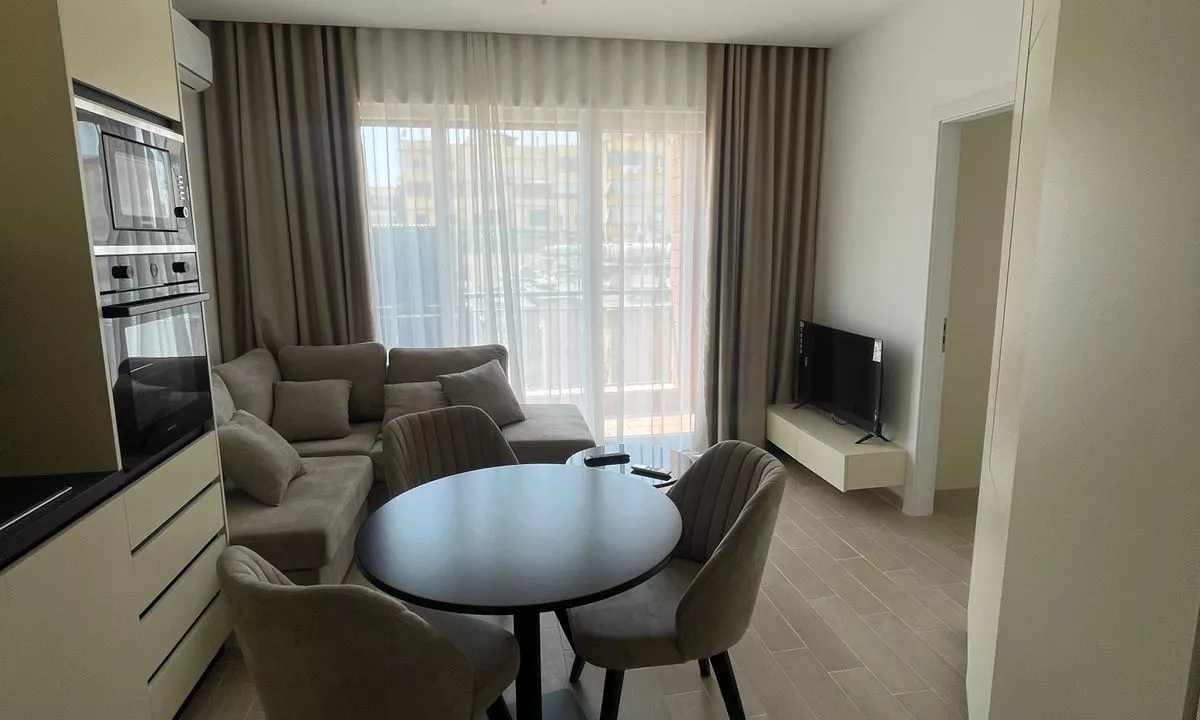 Appartamento in affitto a Tirana 1+1, Arredato