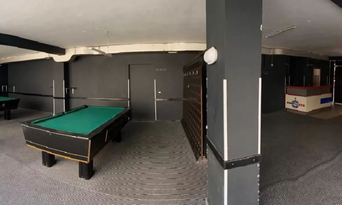 Jepet me qera ambient Kamez