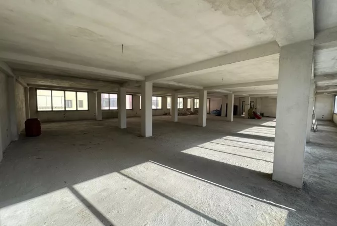 Business Property for Rent 3+1 in Tirana - 1,500 Euro