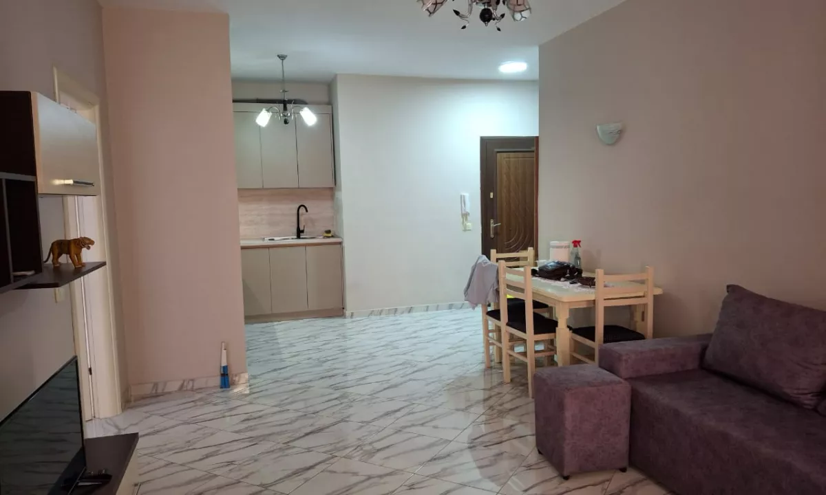 Shtepi me qera Apartament ne Tirane, 2+1, Mobilimi E mobiluar, Pagesa 50,000  Leke.