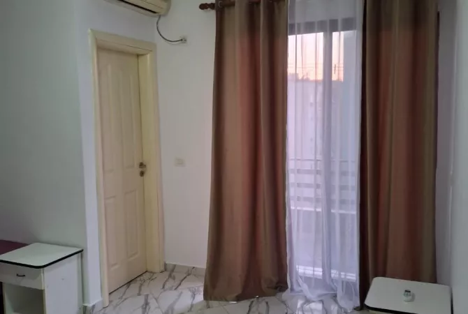 Shtepi me qera Apartament ne Tirane, 2+1, Mobilimi E mobiluar, Pagesa 50,000  Leke.