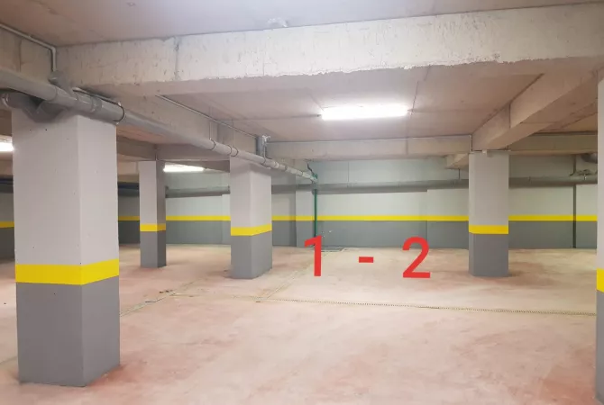 Jepet me qera apartament 4+1 per zyra, tek 21 Dhjetori