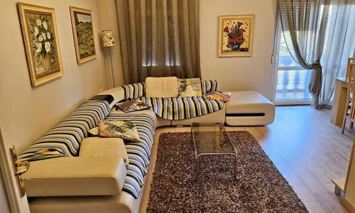 Shtepi me qera Apartament ne Tirane, 2+1, Mobilimi E mobiluar, Pagesa 750  Euro.