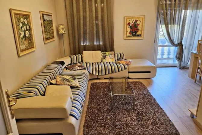 Jepet me qera Apartament 2+1 ne Bllok