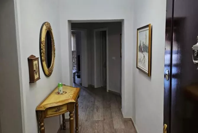 Shtepi me qera Apartament ne Tirane, 2+1, Mobilimi E mobiluar, Pagesa 750  Euro.