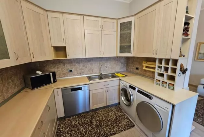 Shtepi me qera Apartament ne Tirane, 2+1, Mobilimi E mobiluar, Pagesa 750  Euro.