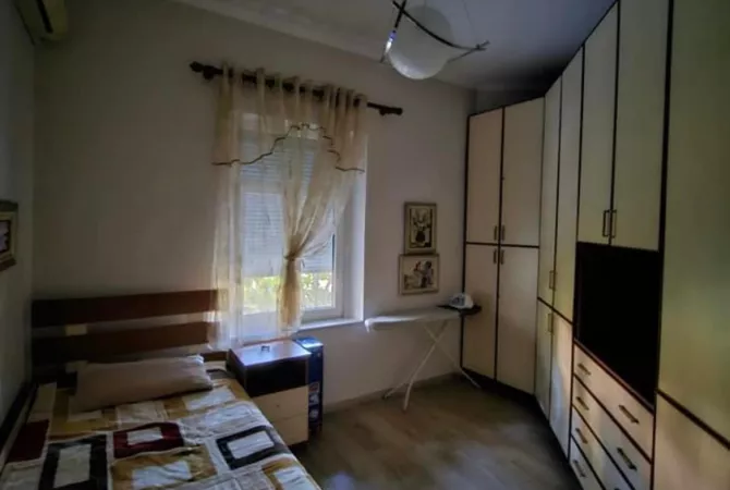 Shtepi me qera Apartament ne Tirane, 2+1, Mobilimi E mobiluar, Pagesa 750  Euro.