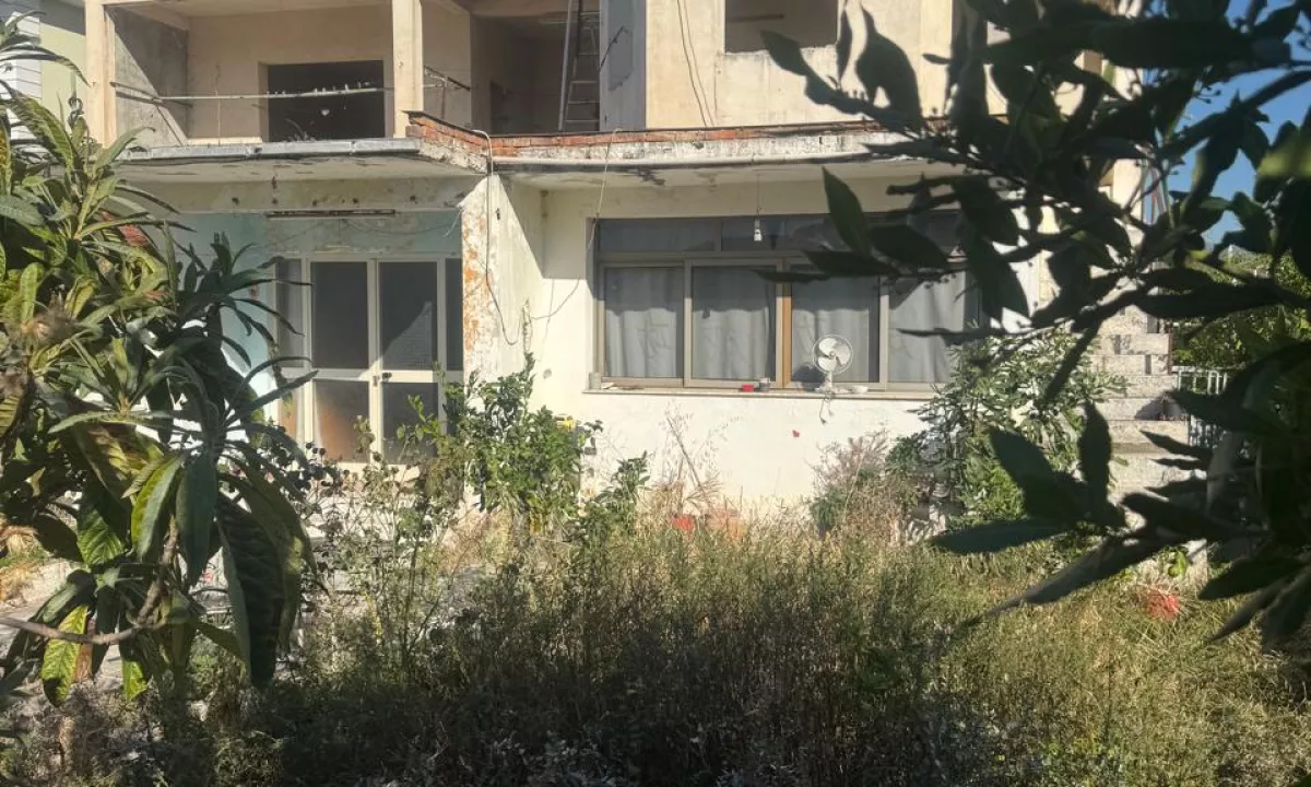 Shtepi ne shitje Apartament ne Tirane, 2+1, Mobilimi Bosh, pa mobiluar, Pagesa 330,000  Euro.