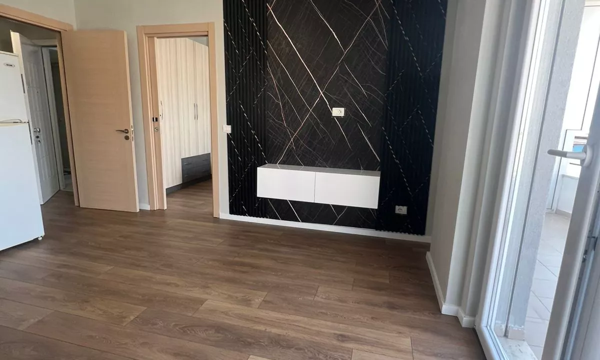 Shtepi ne shitje Apartament ne Tirane, 1+1, Mobilimi E mobiluar, Pagesa 92,000  Euro.