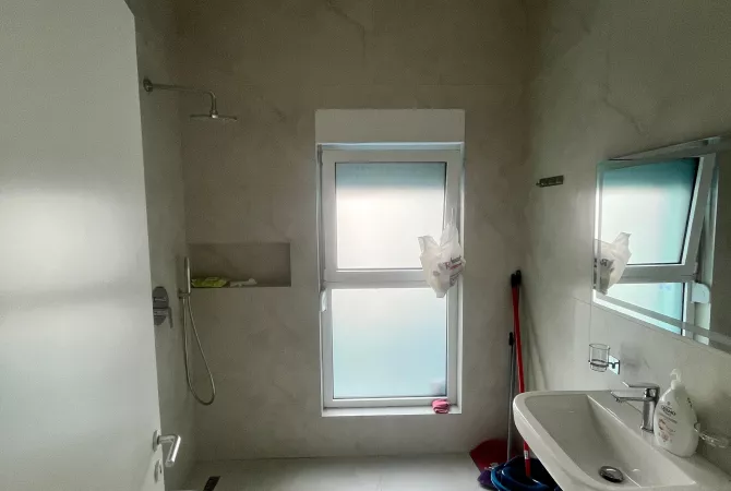 Shtepi me qera Apartament ne Tirane, 1+1, Mobilimi E mobiluar, Pagesa 500  Euro.