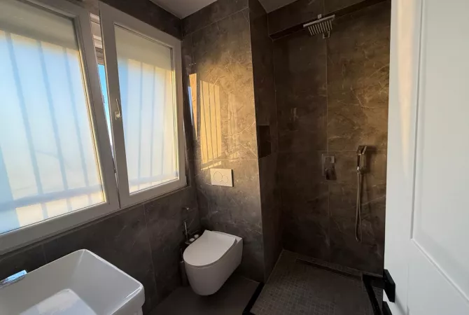 Shtepi me qera Apartament ne Tirane, 2+1, Mobilimi E mobiluar, Pagesa 800  Euro.