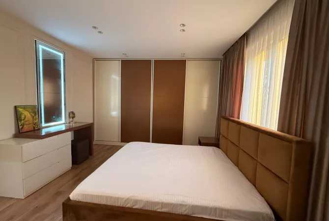Shtepi me qera Apartament ne Tirane, 2+1, Mobilimi E mobiluar, Pagesa 800  Euro.