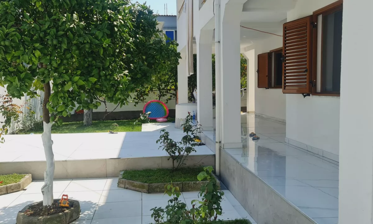 Shtepi ne shitje Shtepi Private ne Tirane, 4+1, Mobilimi E mobiluar, Pagesa 205,000  Euro.