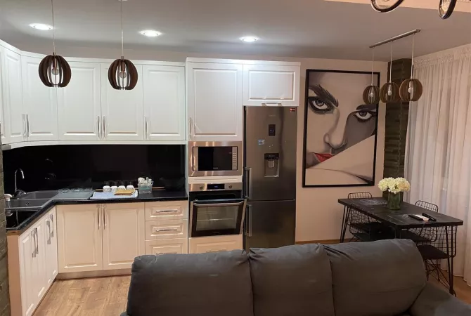 Appartamento in affitto a Tirana 2+1, Arredato