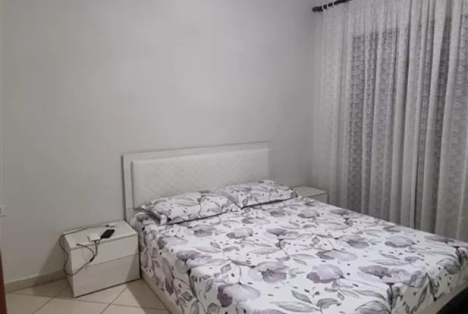 Shtepi me qera Apartament ne Tirane, 2+1, Mobilimi E mobiluar, Pagesa 450  Euro.