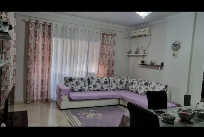 Shtepi me qera Apartament ne Tirane, 2+1, Mobilimi E mobiluar, Pagesa 450  Euro.