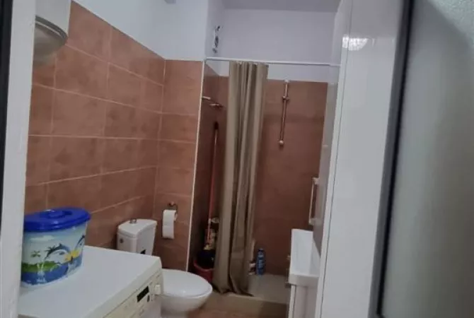 Shtepi me qera Apartament ne Tirane, 2+1, Mobilimi E mobiluar, Pagesa 450  Euro.