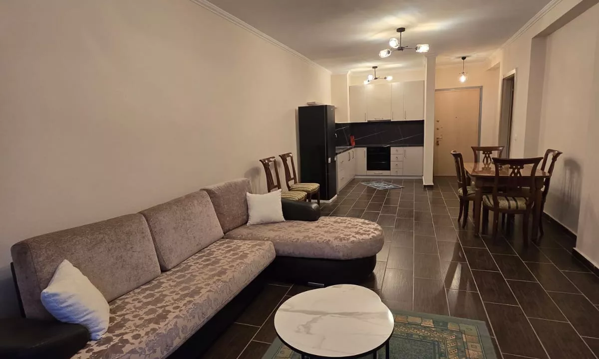 Shtepi me qera Apartament ne Tirane, 2+1, Mobilimi E mobiluar, Pagesa 50,000  Leke.