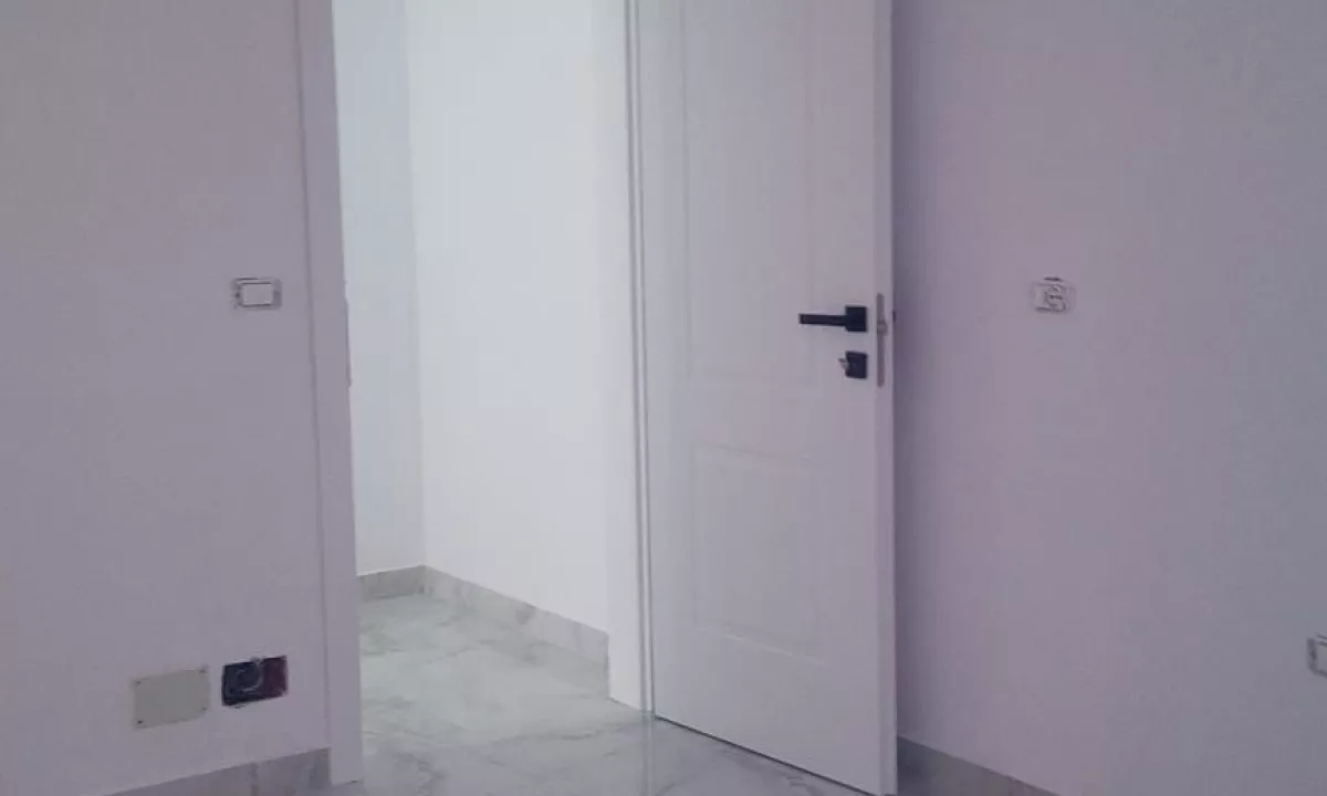 Shtepi me qera Apartament ne Tirane, 1+1, Mobilimi E mobiluar, Pagesa 25,000  Leke.