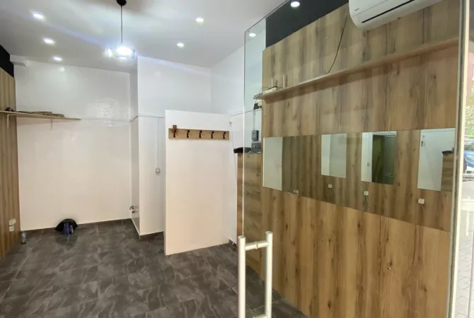 Business Property for Rent 1+1 in Tirana - 300 Euro