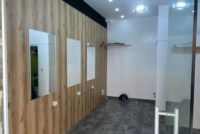 Business Property for Rent 1+1 in Tirana - 300 Euro