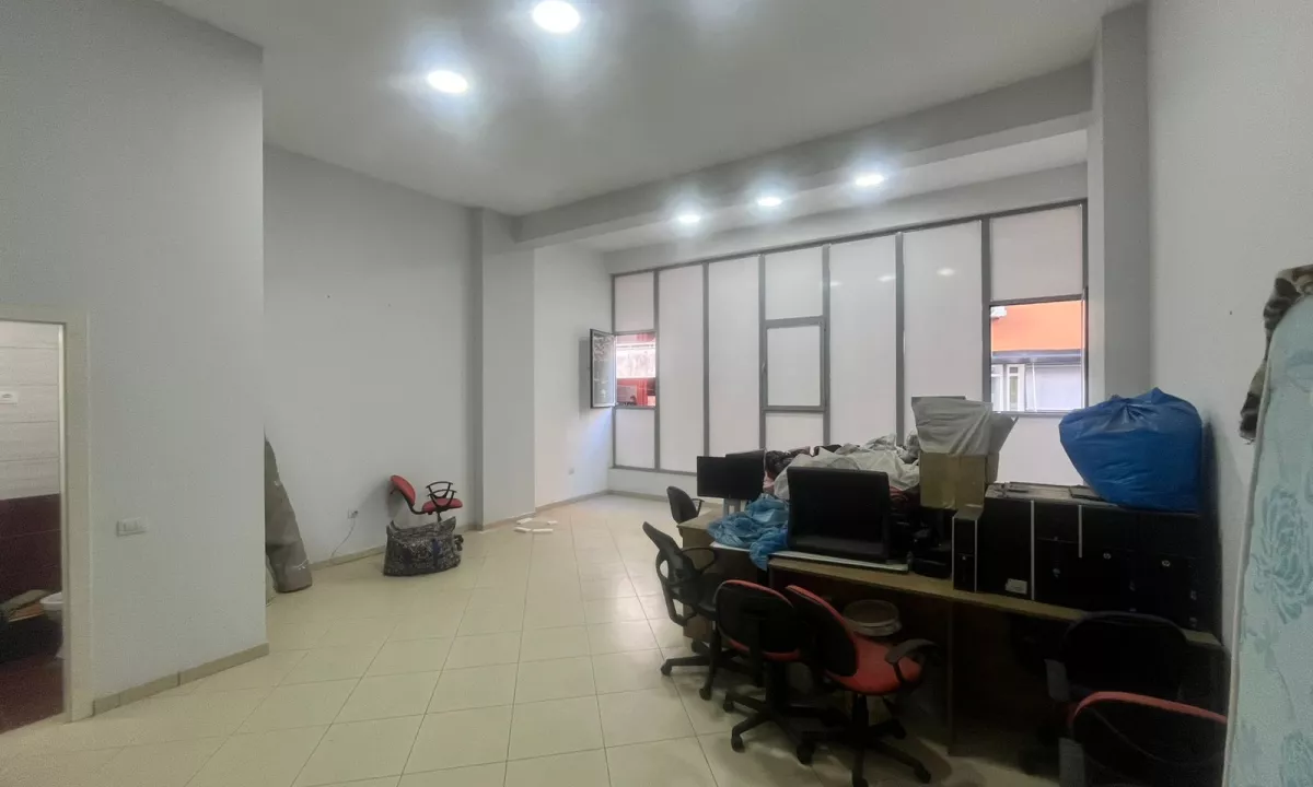 Jepet me qera ambient ne Astir