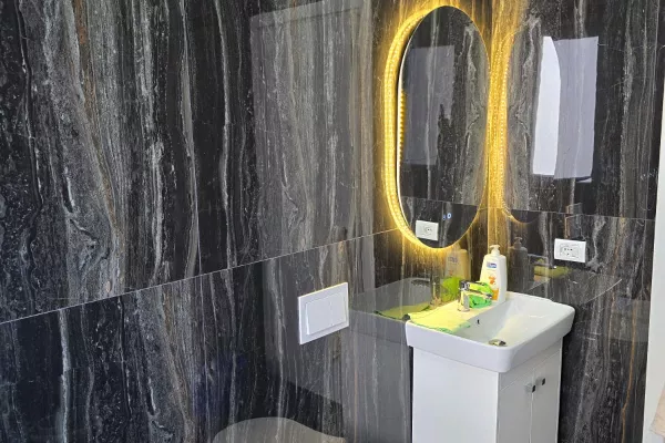 Shtepi me qera Apartament ne Tirane, 2+1, Mobilimi E mobiluar, Pagesa 50,000  Leke.