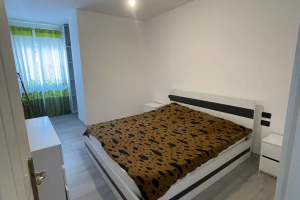 Shtepi ne shitje Apartament ne Tirane, 1+1, Mobilimi E mobiluar, Pagesa 125,000  Euro.