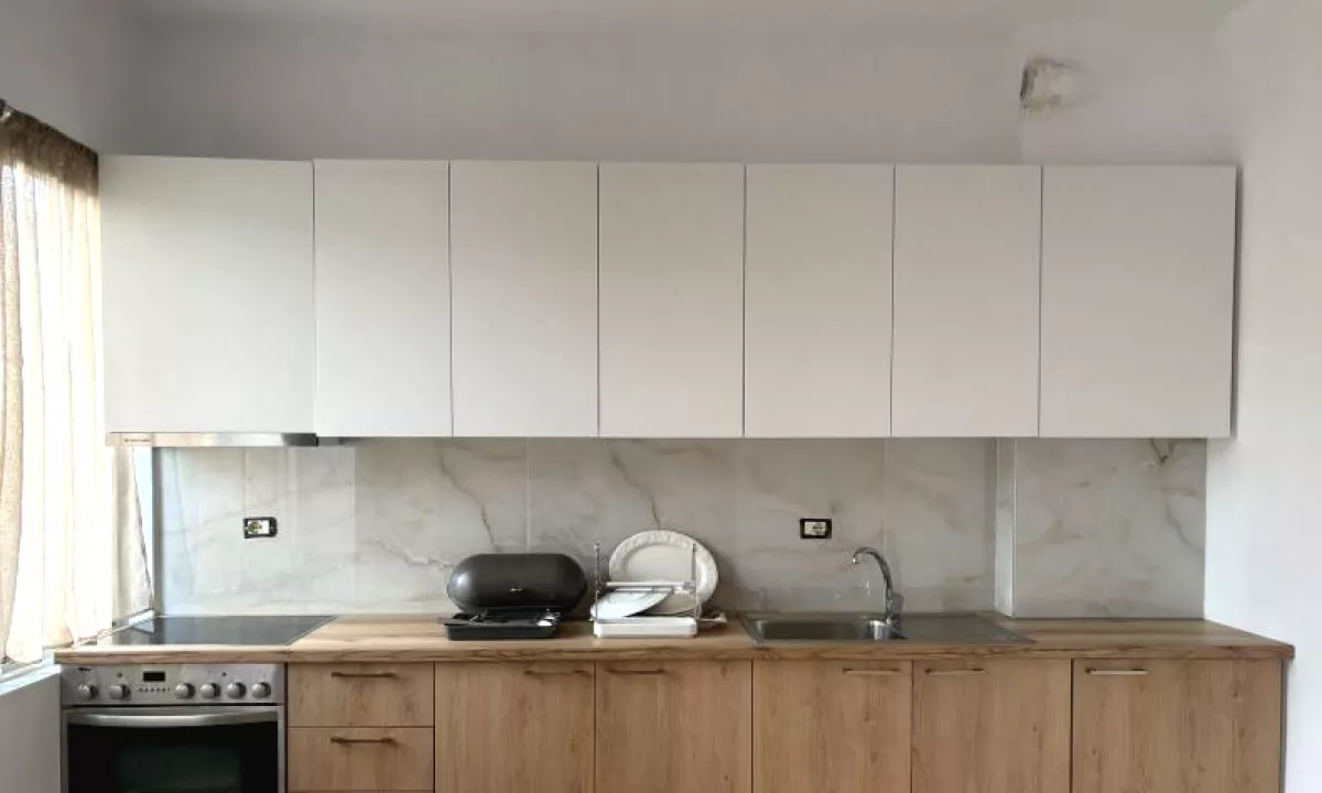 Shtepi me qera Apartament ne Tirane, 2+1, Mobilimi E mobiluar, Pagesa 600  Euro.