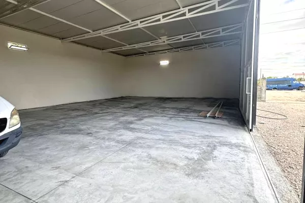 Business Property for Rent 4+1 in Tirana - 1,500 Euro