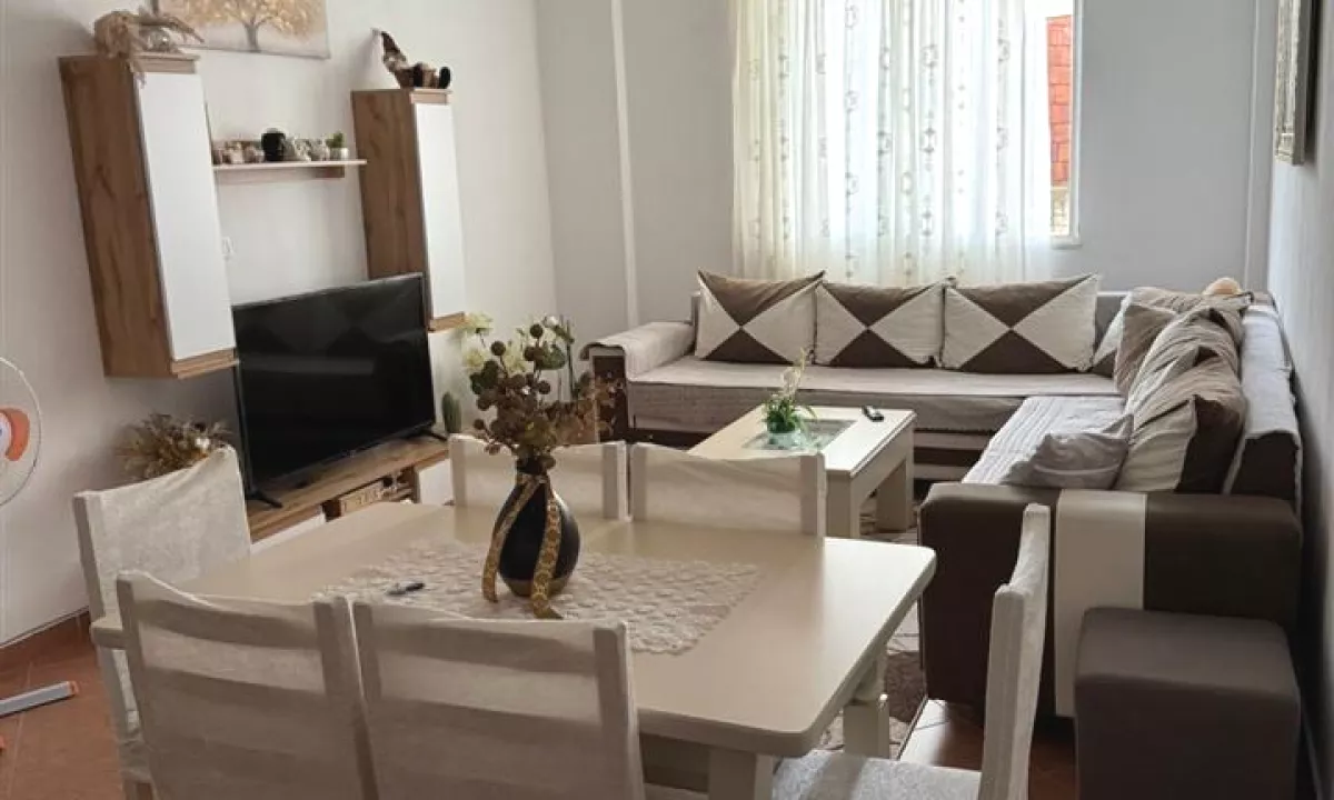 Shtepi me qera Apartament ne Tirane, 2+1, Mobilimi E mobiluar, Pagesa 42,000  Leke.