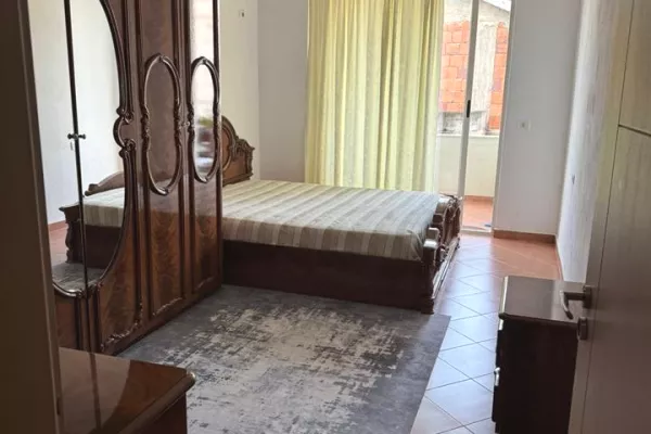 Shtepi me qera Apartament ne Tirane, 2+1, Mobilimi E mobiluar, Pagesa 42,000  Leke.