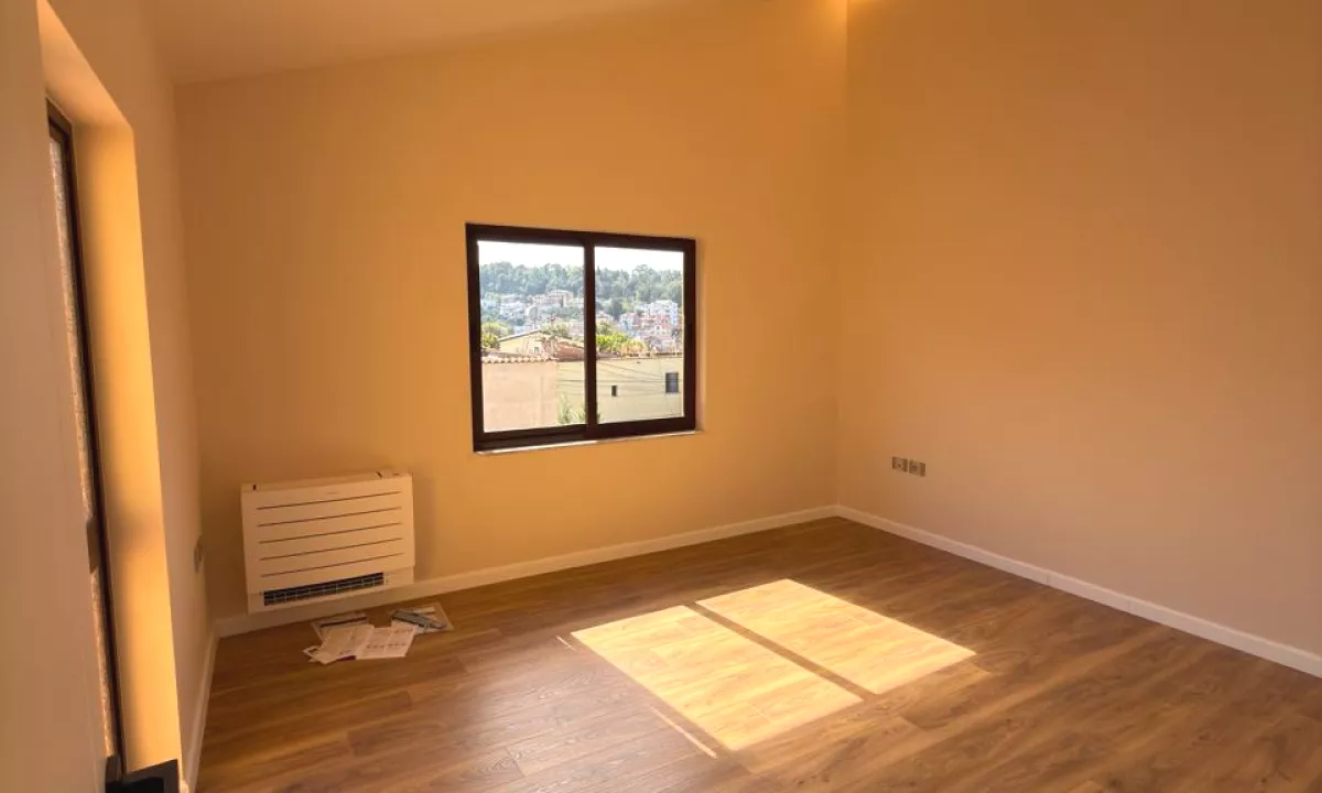 Jepet me qera kati i 3 i nje vile private te Vilat Gjermane. 