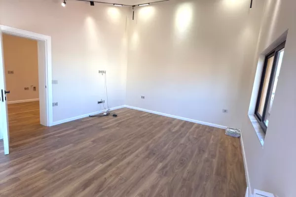 Jepet me qera kati i 3 i nje vile private te Vilat Gjermane. 