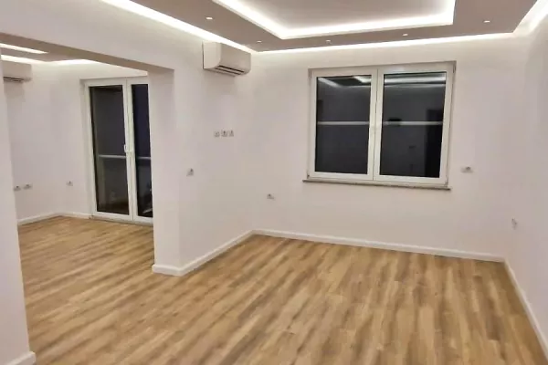 Business Property for Rent 1+1 in Tirana - 80,000 Leke