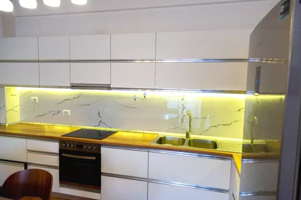 Shtepi me qera Apartament ne Tirane, 2+1, Mobilimi E mobiluar, Pagesa 700  Euro.