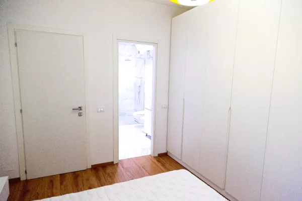 Shtepi me qera Apartament ne Tirane, 2+1, Mobilimi E mobiluar, Pagesa 700  Euro.