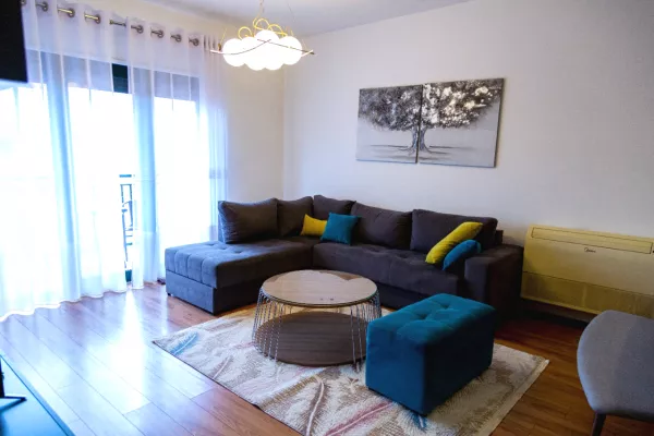 Shtepi me qera Apartament ne Tirane, 2+1, Mobilimi E mobiluar, Pagesa 700  Euro.