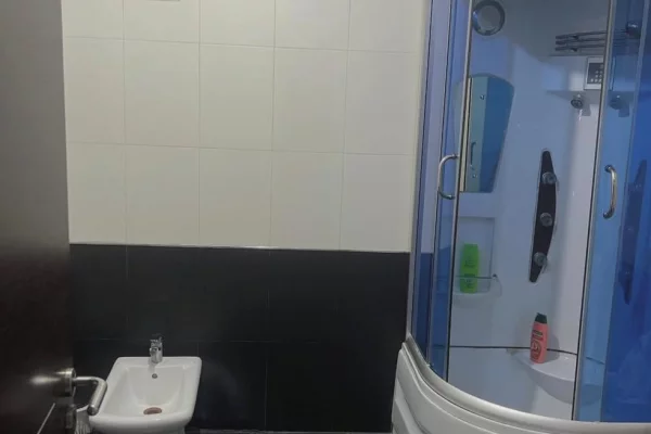 Appartamento in affitto a Tirana 3+1, Arredato