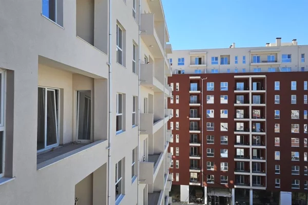 Shitet Apartament 2+1+2 ne Laprake 