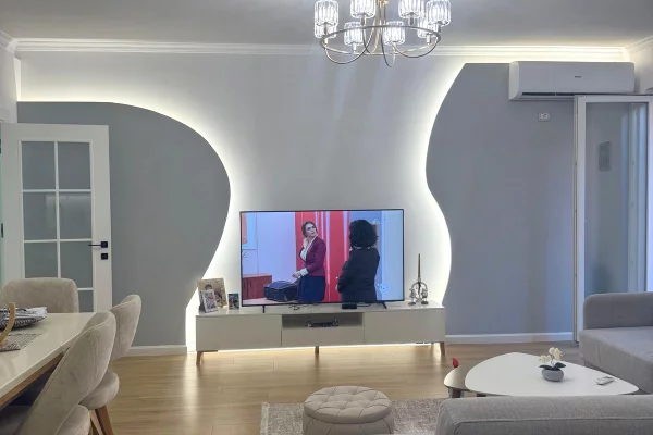 Appartamento in vendita a Tirana 2+1, Arredato